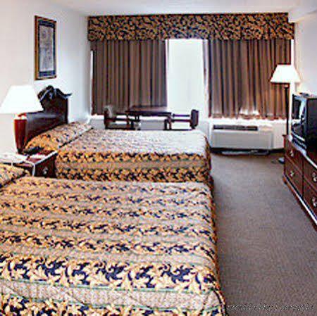 Wynnwood Plaza Hotel - ניופורט ניוז מראה חיצוני תמונה