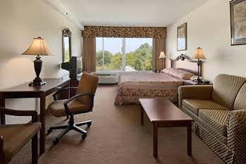 Wynnwood Plaza Hotel - ניופורט ניוז מראה חיצוני תמונה